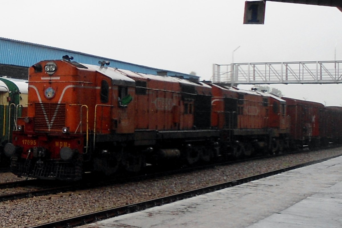 Chhapra Rain & Train Cancel News – छपरा में भारी बारिश से 31 जोड़ी पैसेंजर ट्रेनें रद्द, कई एक्सप्रेस का मार्ग परिवर्तित