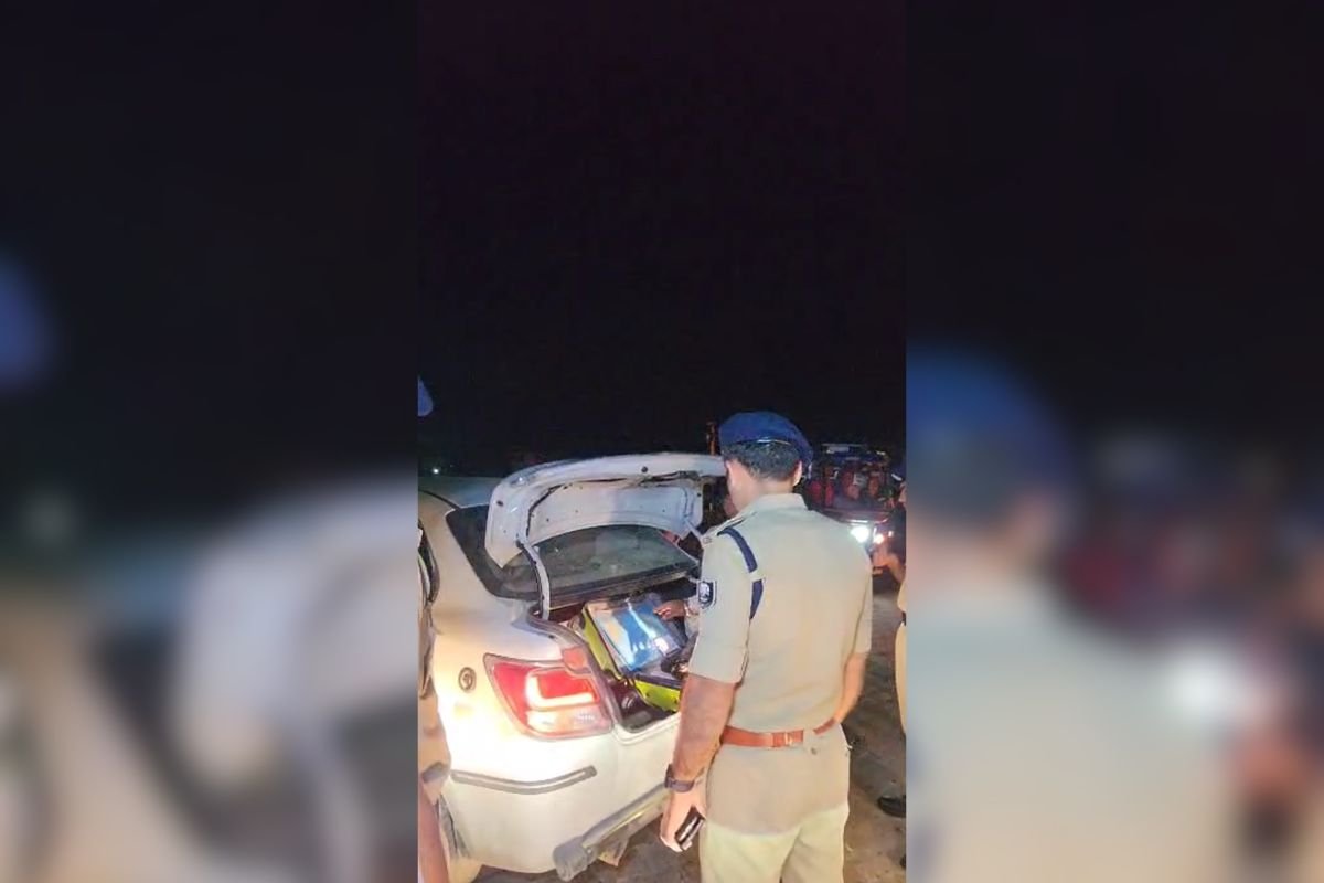 नवादा पुलिस कप्तान अभिनव धीमान ने खुद संभाली कमान, विधानसभा चुनाव 2025 से पहले सड़क पर उतरे: नवादा पुलिस जांच अभियान से अपराधियों में हड़कंप 3 Nawada Police Checking Drive