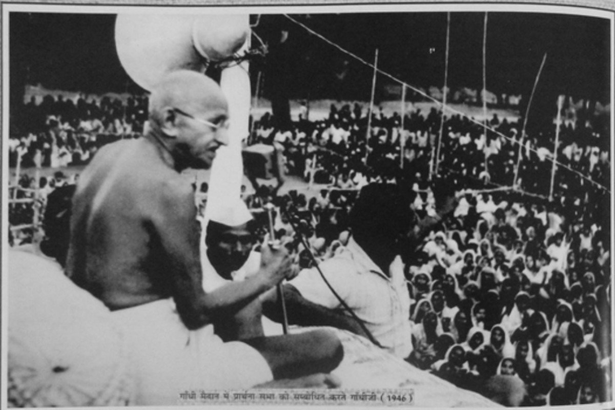 International Day of Non-Violence 2025: Honouring Mahatma Gandhi’s Legacy Globally (Photo: Mahatma Gandhi attending a prayer meeting at Gandhi Maidan, 1946 / PIB)
