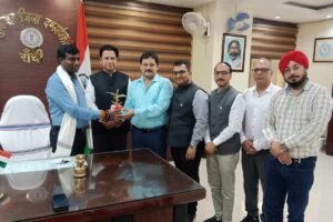 झारखंड चैम्बर शिष्टाचार भेंट: रांची उपायुक्त से चैम्बर पदाधिकारियों की शिष्टाचार भेंट, व्यापार जगत को मिलेगा प्रशासनिक सहयोग
