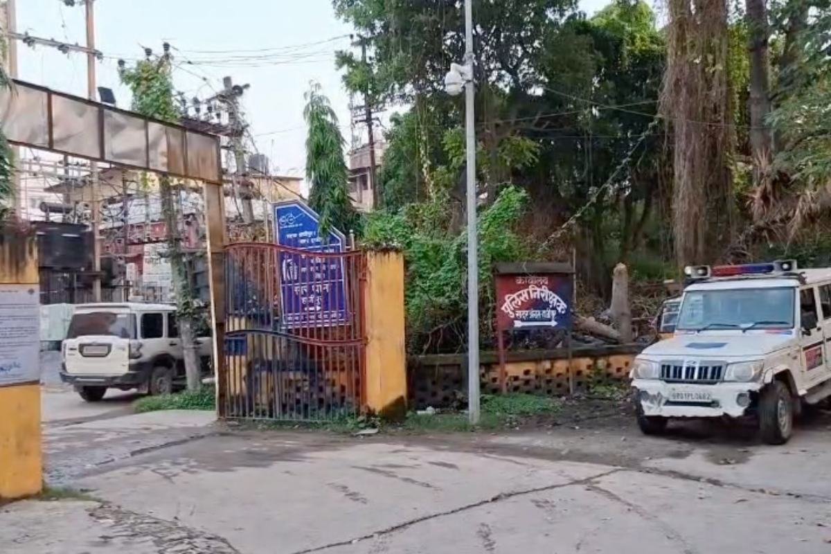 मुजफ्फरपुर AK-47 मामला: हाजीपुर में अधिवक्ता के घर NIA की बड़ी छापेमारी, हथियार और नकदी जब्त 2 Muzaffarpur AK-47 Case