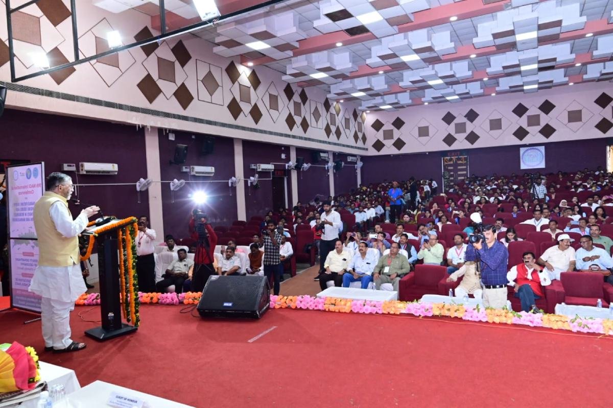 राँची विश्वविद्यालय में आयोजित NAGI सम्मेलन का उद्घाटन, राज्यपाल ने पृथ्वी के सतत भविष्य पर जोर दिया 5 NAGI International Conference – राँची विश्वविद्यालय में सतत संसाधन प्रबंधन पर राज्यपाल का उद्घाटन भाषण