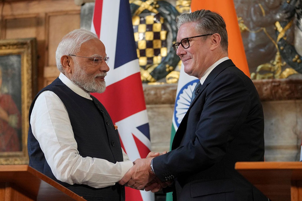 PM Modi, UK PM Keir Starmer Strengthen India-UK Ties | मोदी और स्टारमर की मुंबई बैठक