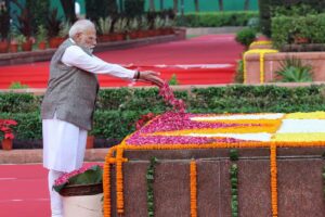 PM Narendra Modi Pays Tribute to Shri Lal Bahadur Shastri at Vijay Ghat