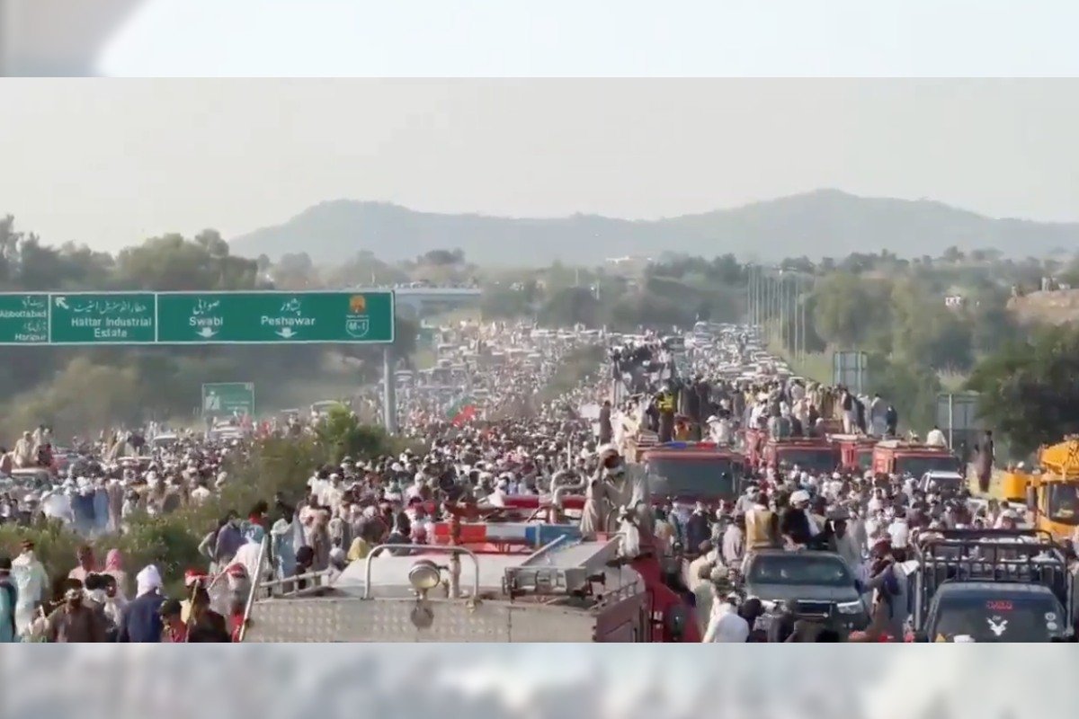 Pakistan Protests: लाहौर में प्रॉ–फिलिस्तीन मार्च के दौरान हिंसा: 2 की मौत, 50 घायल; सड़कें बंद और इंटरनेट निलंबित
