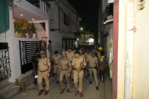 पांढरवोड़ी में दीपावली पूर्व पुलिस गश्त, अपराधियों को कड़ी चेतावनी