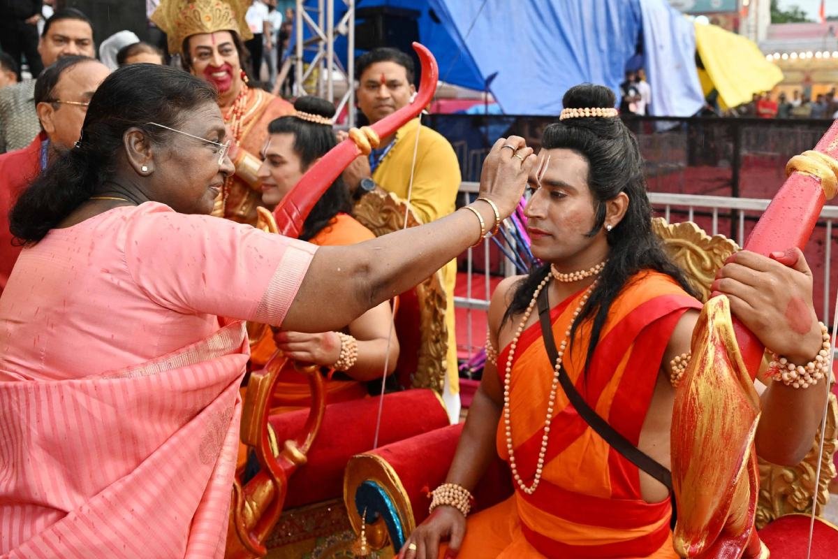 President Murmu: राष्ट्रपति मुर्मू ने विजयदशमी पर ऑपरेशन सिन्दूर को आतंकवाद पर मानवता की जीत के रूप में रेखांकित किया