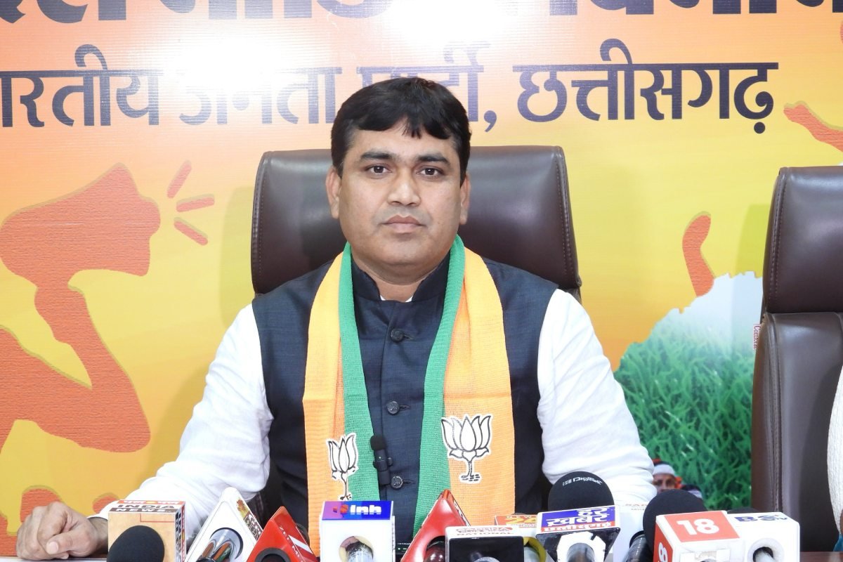 Raipur BJP: भाजपा नेता नवीन मार्कंडेय ने कांग्रेस पर पार्टी के भीतर अपराधियों को समर्थन देने का आरोप लगाया - रायपुर प्रेस वार्ता