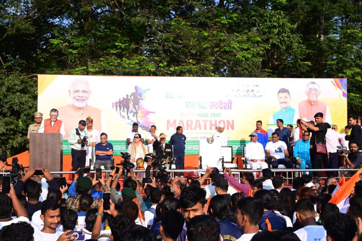 “राज्यपाल ने मोरहाबादी मैराथन में दिया ‘हर घर स्वदेशी’ का संदेश” 3 Governor Urges Citizens to Embrace ‘Har Ghar Swadeshi’ at Ranchi Marathon