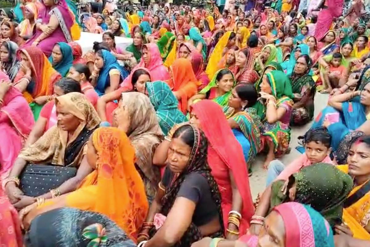 भवन निर्माण मजदूर संघ का रोसड़ा में जोरदार प्रदर्शन, मजदूरों ने सरकार से मांगी ₹25 हजार न्यूनतम मजदूरी और बकाया भुगतान 2 Rosera Construction Workers Protest – समस्तीपुर में भवन निर्माण मजदूरों का हल्ला बोल, ₹25 हजार न्यूनतम मजदूरी और बकाया भुगतान की मांग