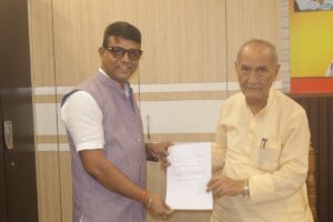 पटना साहिब की सियासत में भूचाल: भाजपा से इस्तीफ़ा देकर मुस्कुराए शिशिर कुमार