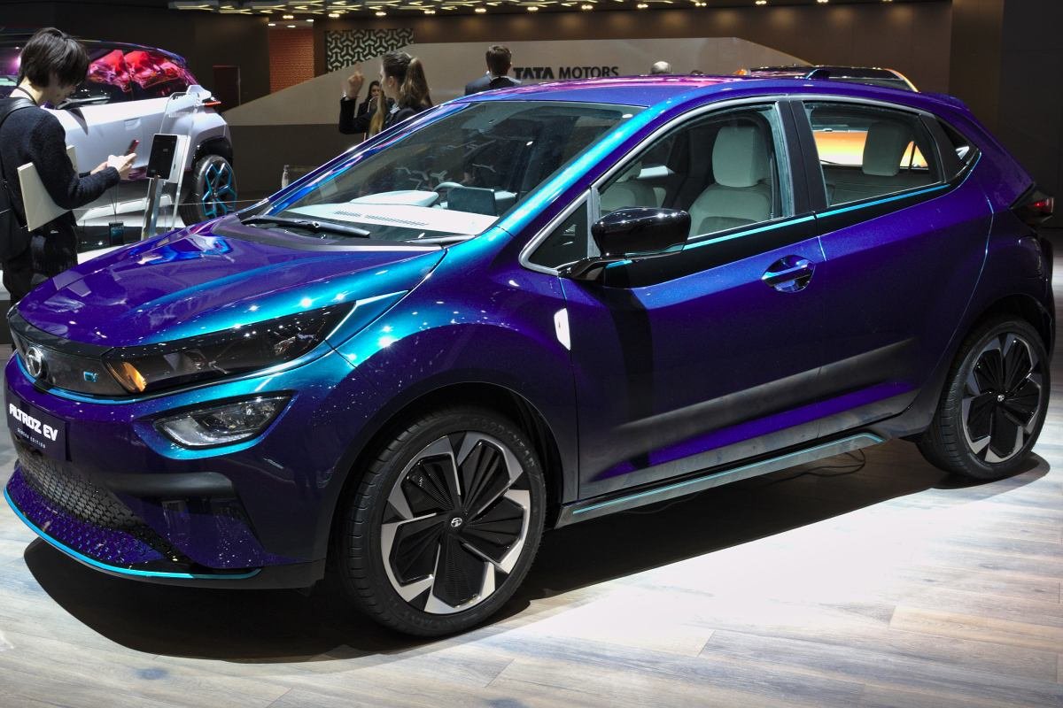 Tata Motors: टाटा मोटर्स ने भारतीय यात्री वाहन बाजार में दूसरा स्थान हासिल किया