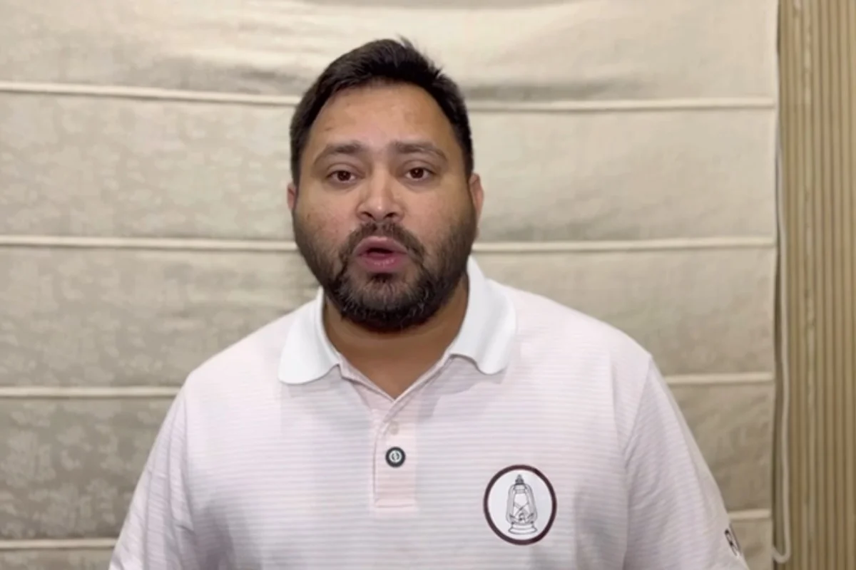 Bihar Election 2025: तेजस्वी यादव का हर घर में सरकारी नौकरी का वादा, 20 दिन में कानून बनाएंगे