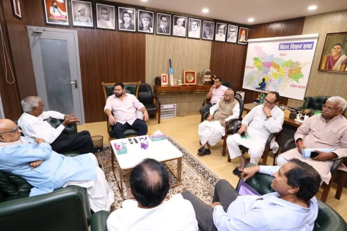 Bihar Election 2025: Tejashwi & D. Raja Discuss Seat Sharing | बिहार चुनाव महागठबंधन