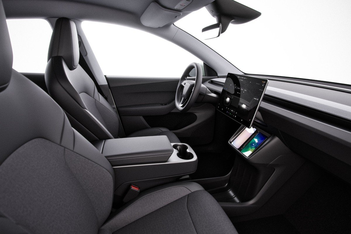 Elon Musk की Tesla Model Y का नया स्टैंडर्ड वेरिएंट लॉन्च, अब खरीदना हुआ और आसान 3 Tesla Model Y New Variant: Tesla launches new affordable Model Y with 517 km range and advanced features