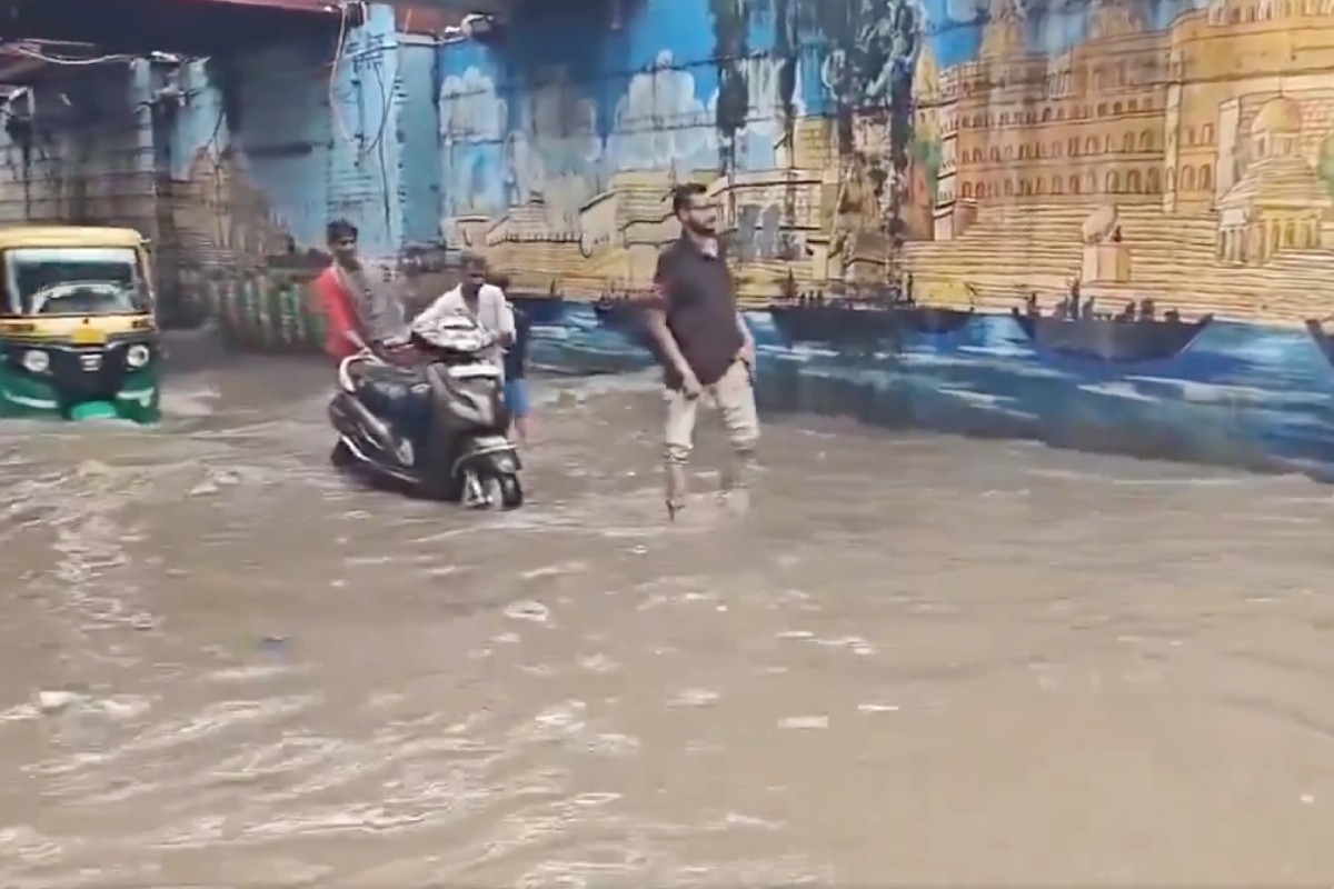 Varanasi Heavy Rain – वाराणसी में अभूतपूर्व वर्षा, बीएचयू अस्पताल और ट्रामा सेंटर में जलभराव