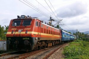 रेल यात्रा हुई महंगी: आज से नई किराया दरें लागू, जानिए आपकी जेब पर कितना पड़ेगा असर